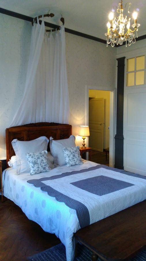 Bed and Breakfast Chateau De Bourrassol Menetrol Екстер'єр фото